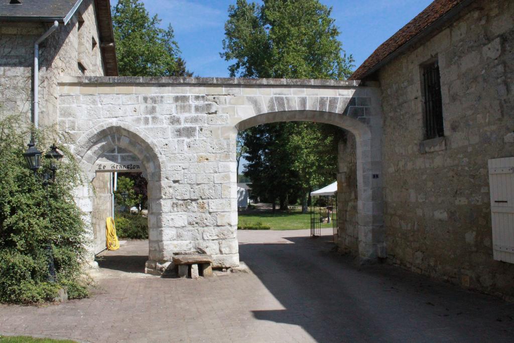 Вілла Domaine Le Translon Saint-Pierre-Aigle Екстер'єр фото